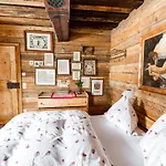 Napoleonvilla In By Interhome 別荘